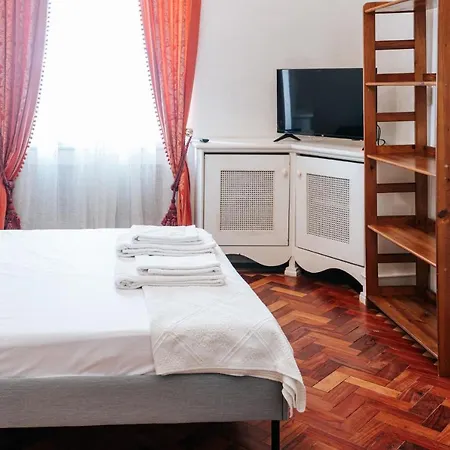 Double Bed Av Da Republic Ii Pensión