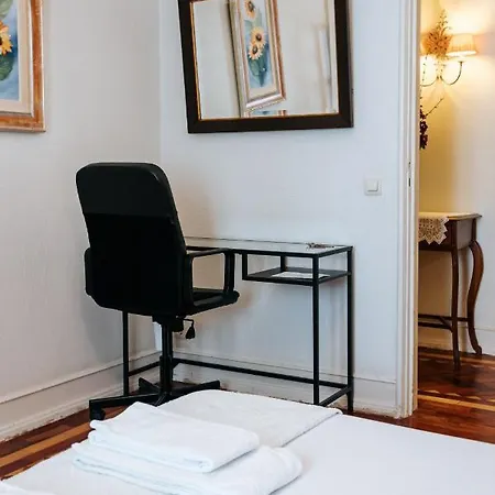 Double Bed Av Da Republic Ii Lissabon